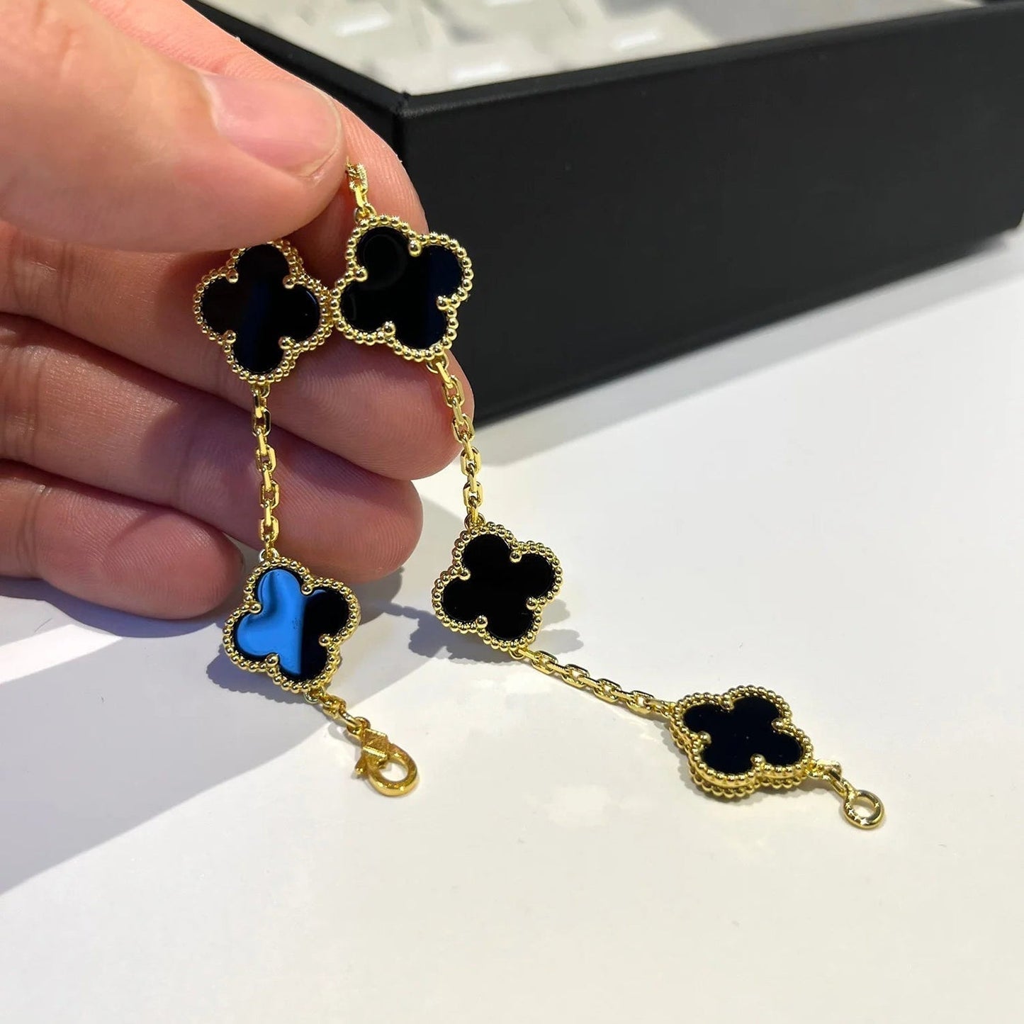 [Regal Jewels]CLOVER 5 MOTIF ONYXS BRACELET COLLECTION