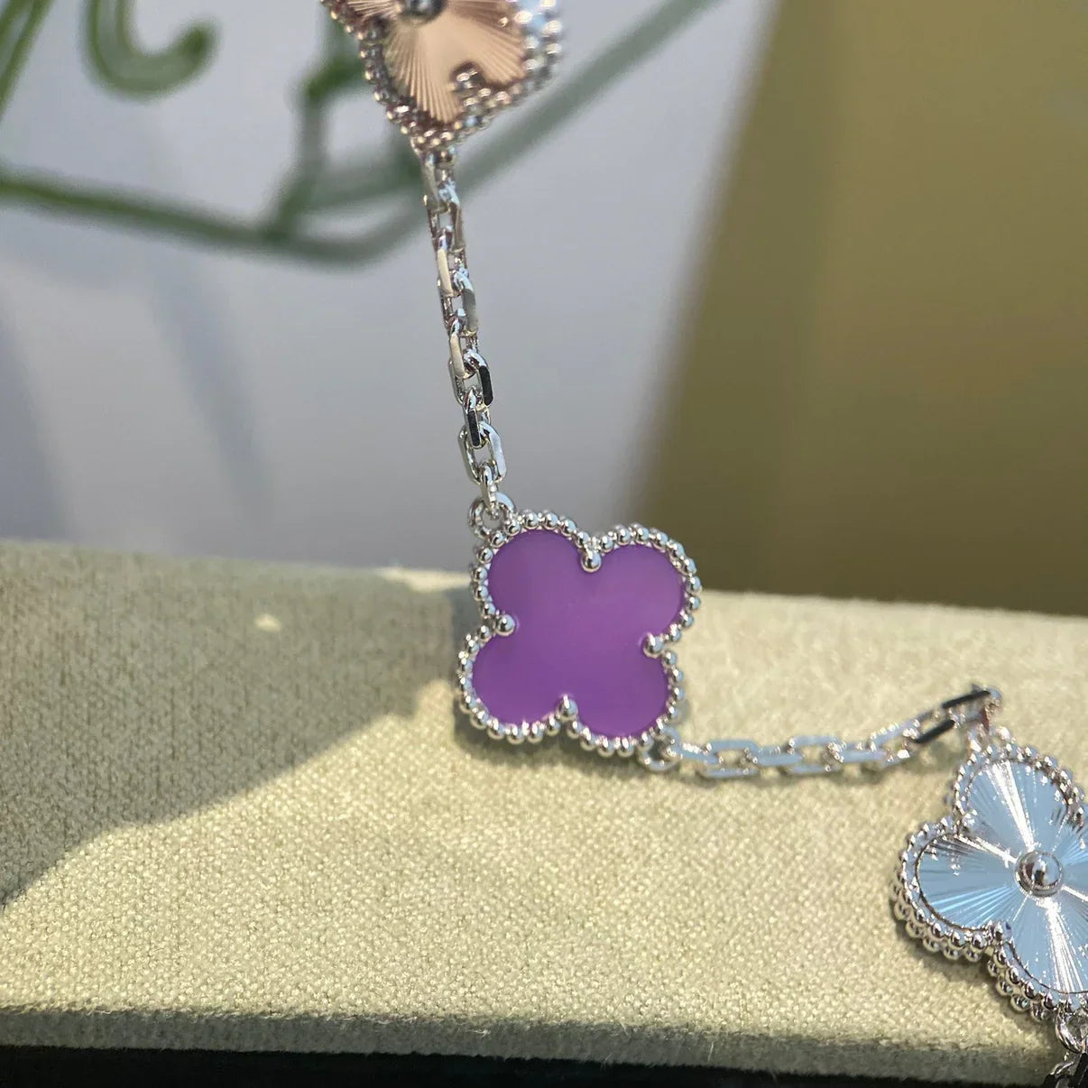 [Regal Jewels]CLOVER 5 MOTIF VIOLET BRACELET COLLECTION
