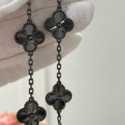 [Regal Jewels]CLOVER 5 MOTIF BLACK BRACELET