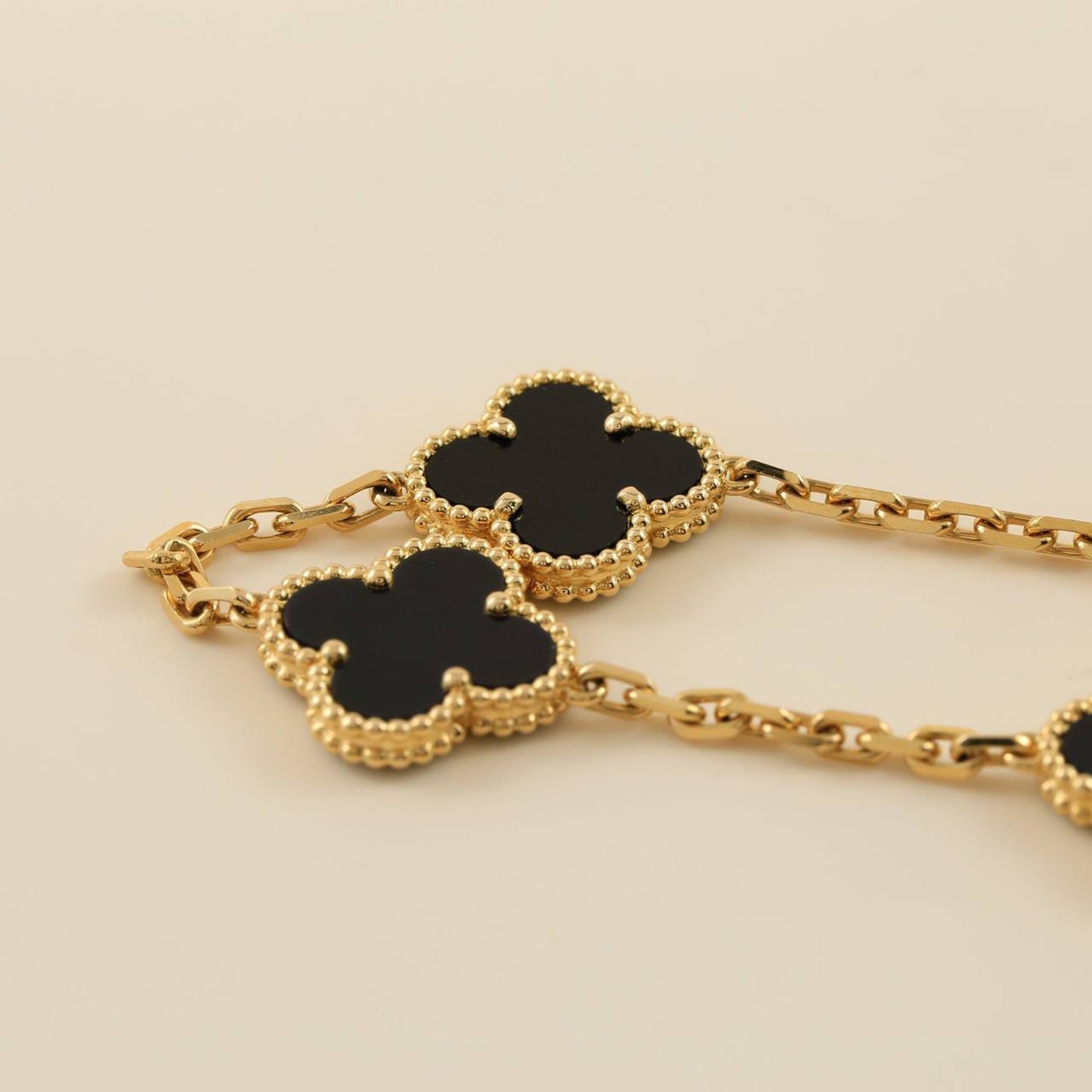[Regal Jewels]CLOVER 5 MOTIF ONYXS BRACELET COLLECTION