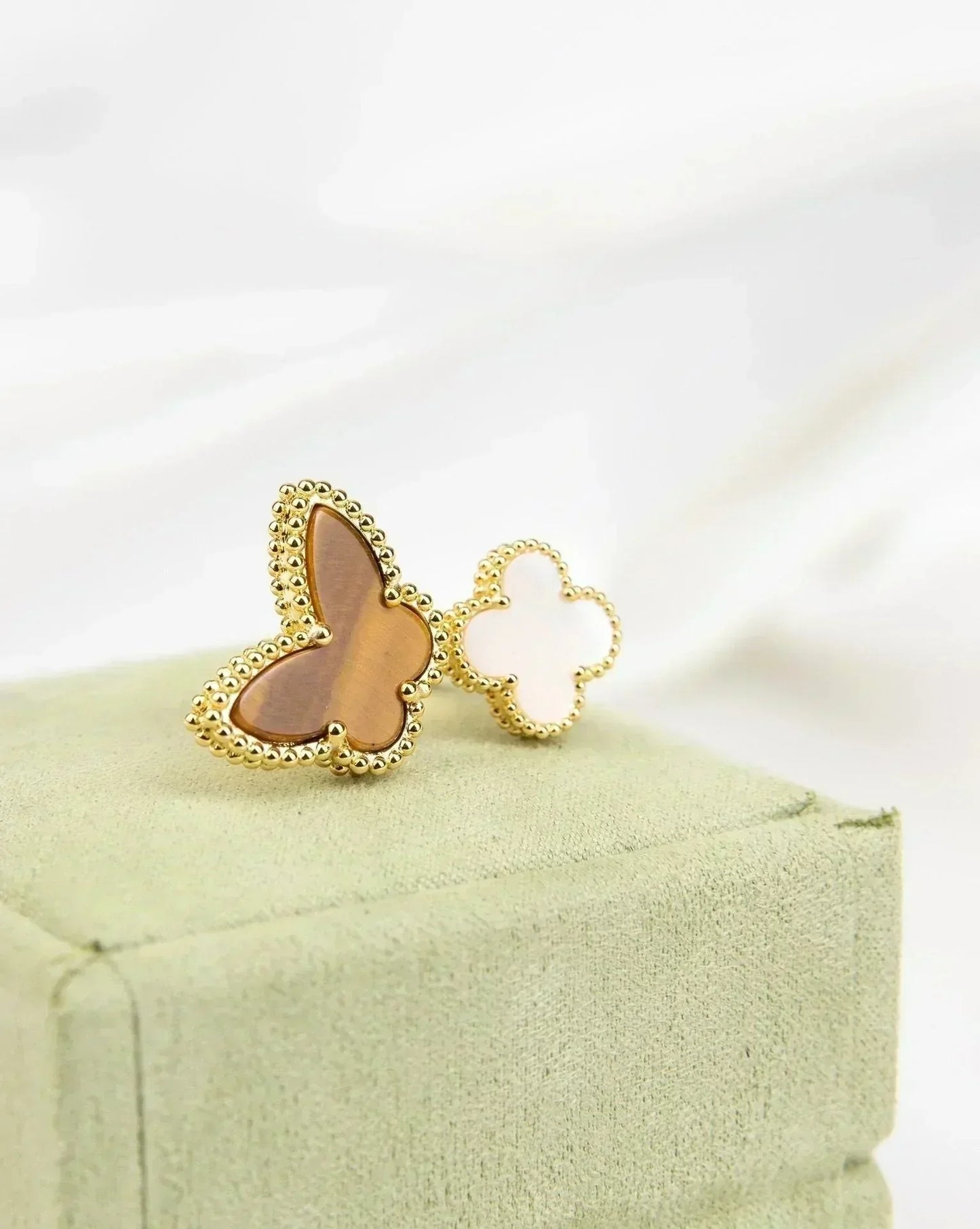 [Regal Jewels]LUCKY BETWEEN THE FINGER RING