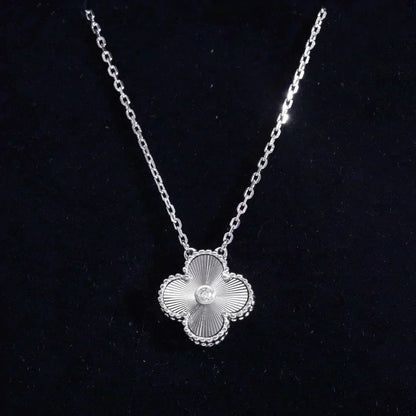 [Regal Jewels]CLOVER  15MM DIAMOND LASER NECKLACE SILVER
