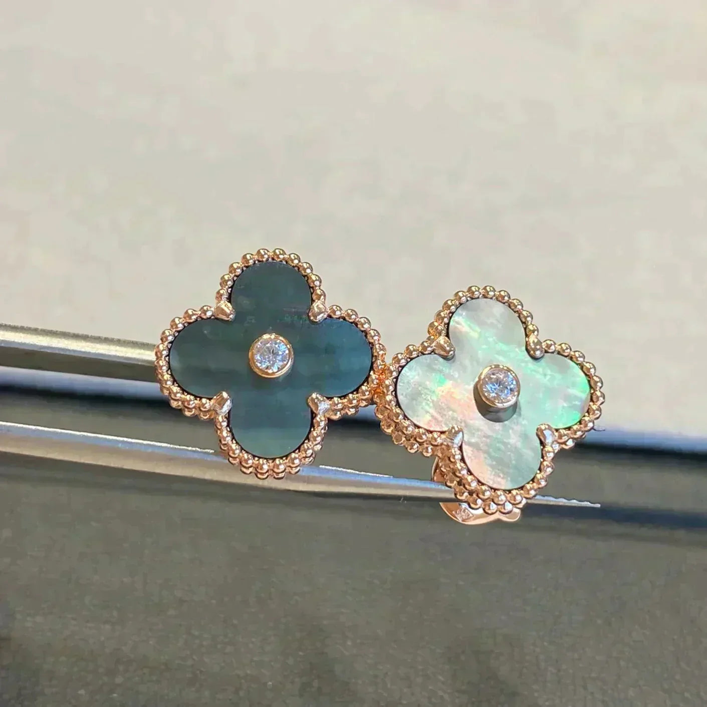 [Regal Jewels]CLOVER MEDIUM 1 MOTIFS GRAY MOP  DIAMOND EARRINGS