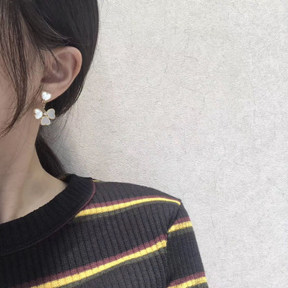 [Regal Jewels]CLOVER SWEET WHITE MOP EARRINGS