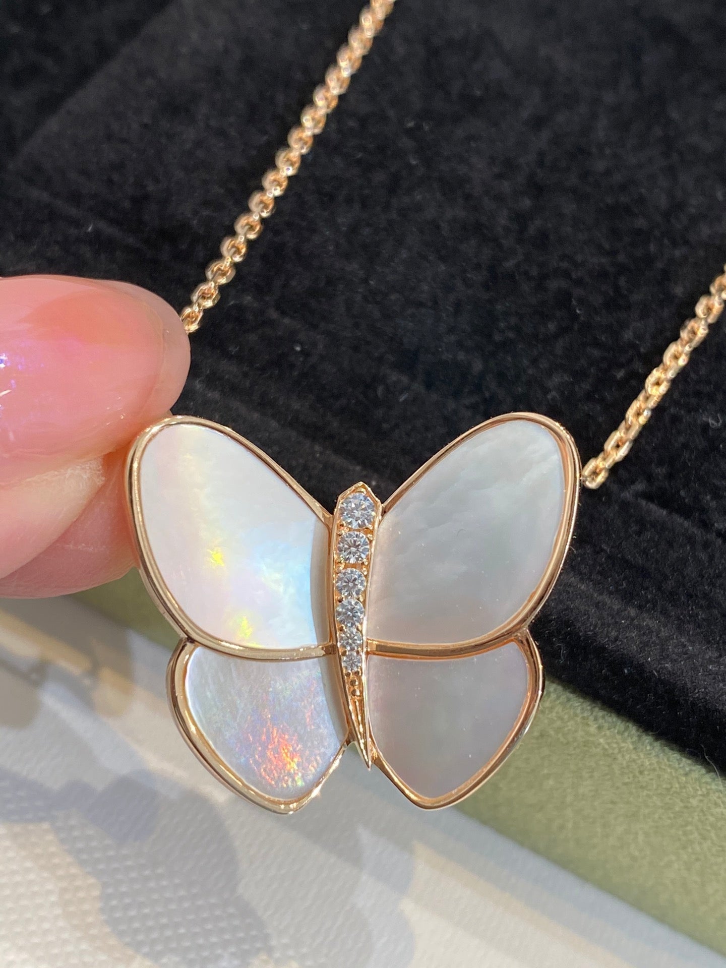 [Regal Jewels]BUTTERFLY GOLD MOP DIAMOND NECKLACE