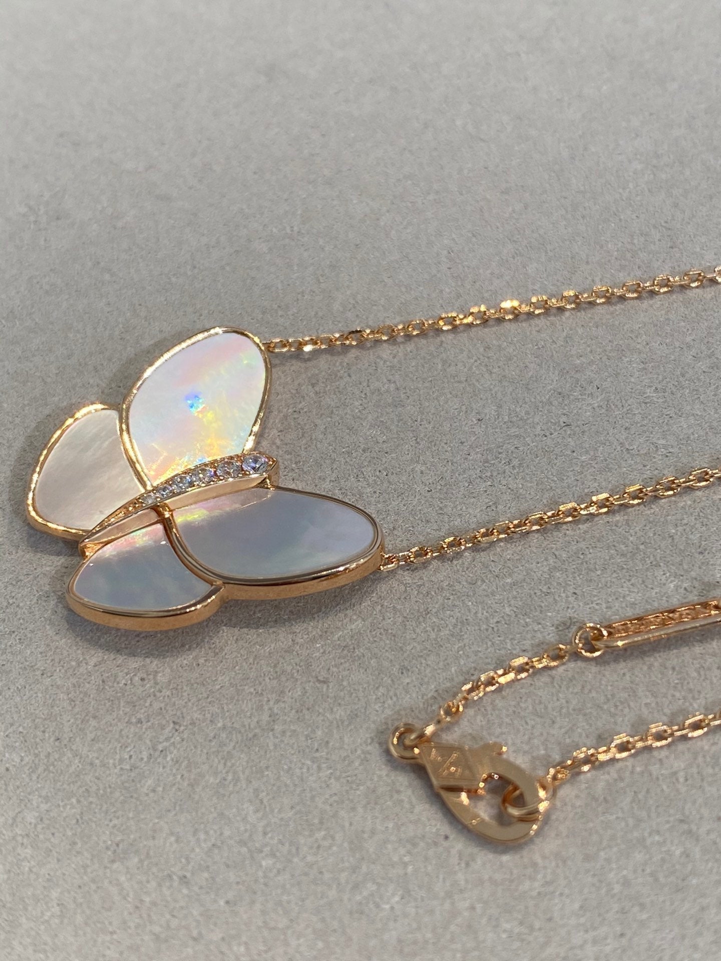 [Regal Jewels]BUTTERFLY GOLD MOP DIAMOND NECKLACE