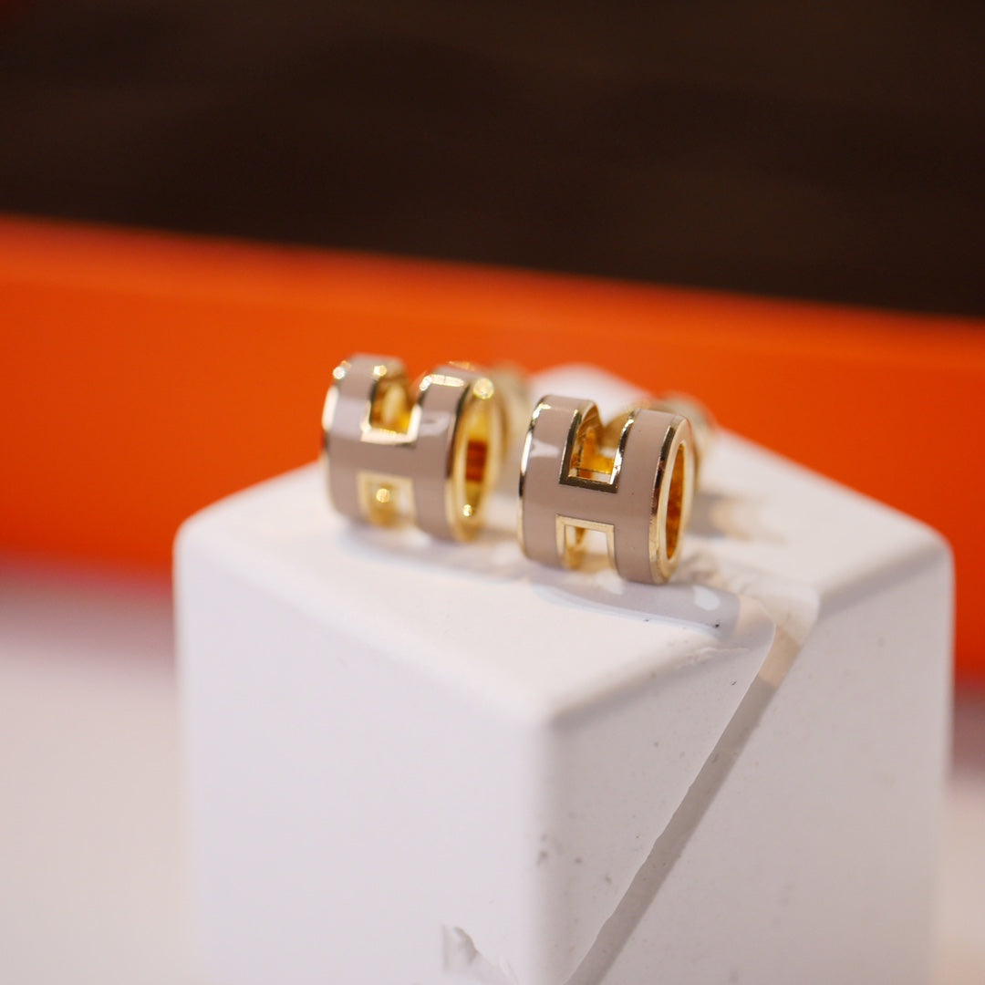 [Regal Jewels]MINI POP H GOLD EARRINGS GREY