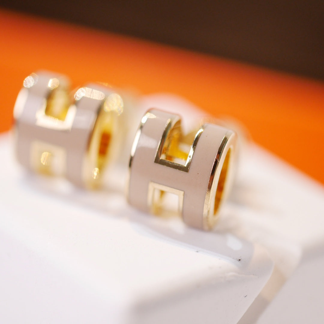 [Regal Jewels]MINI POP H GOLD EARRINGS GREY