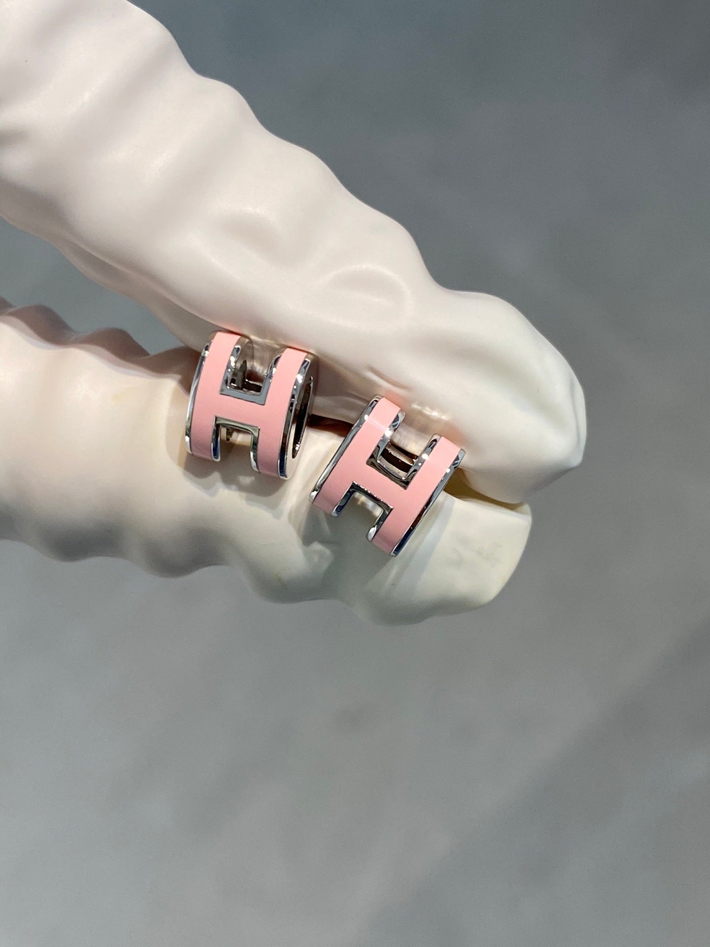 [Regal Jewels]MINI POP H SILVER EARRINGS PINK