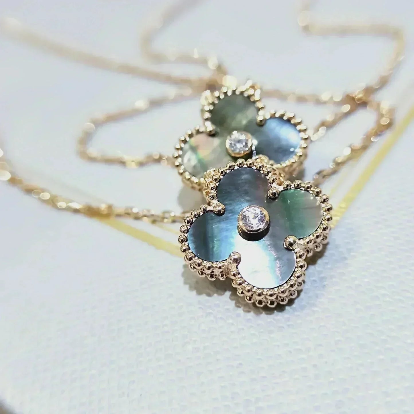 [Regal Jewels]CLOVER 15MM DIAMOND AND MOTHER-OF-GREY NECKLACE