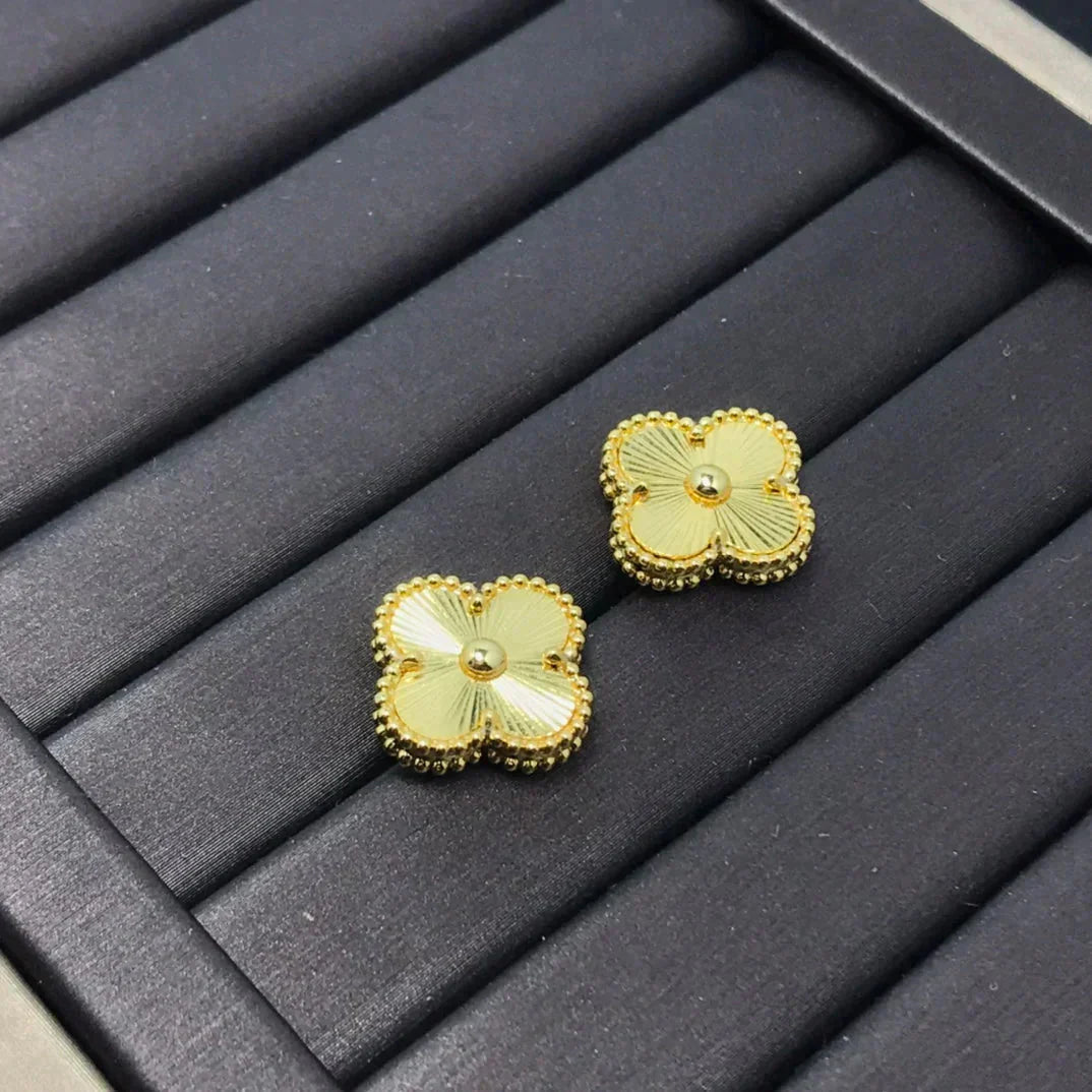 [Regal Jewels]CLOVER MINI 9.5MM LASER EARRINGS