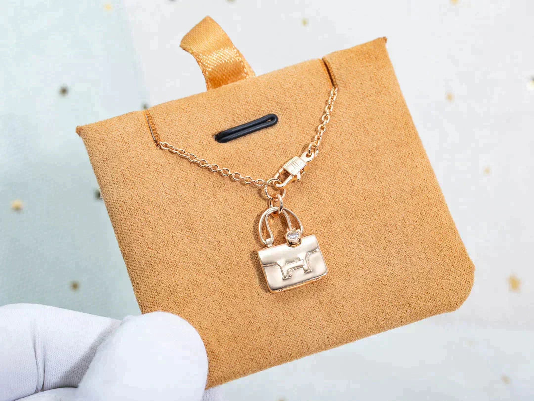 [Regal Jewels]AMULETTE PEDANT ROSE GOLD NECKLACE
