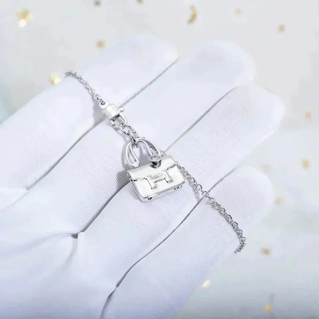 [Regal Jewels]AMULETTE PEDANT SILVER NECKLACE