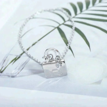 [Regal Jewels]AMULETTE PEDANT SILVER NECKLACE