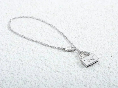 [Regal Jewels]AMULETTE PEDANT SILVER NECKLACE
