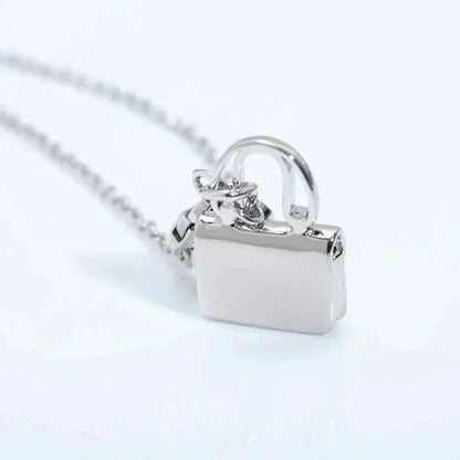 [Regal Jewels]AMULETTE PEDANT SILVER NECKLACE