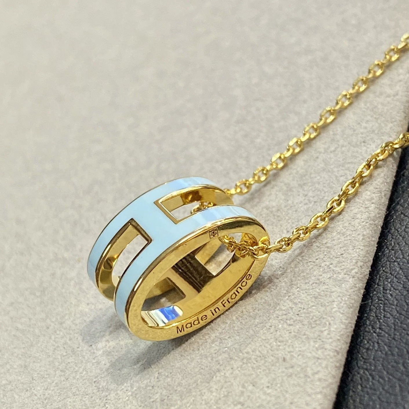 [Regal Jewels]POP H LIGHT BLUE NECKLACE
