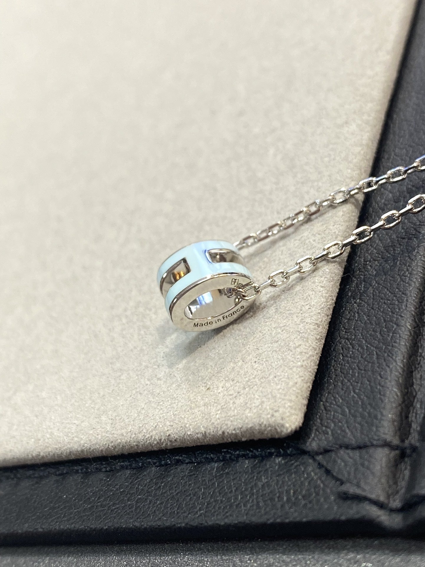 [Regal Jewels]POP H LIGHT BLUE NECKLACE
