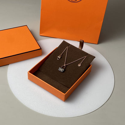 [Regal Jewels]CONSTANCE BLACK PEDANT PINK GOLD NECKLACE