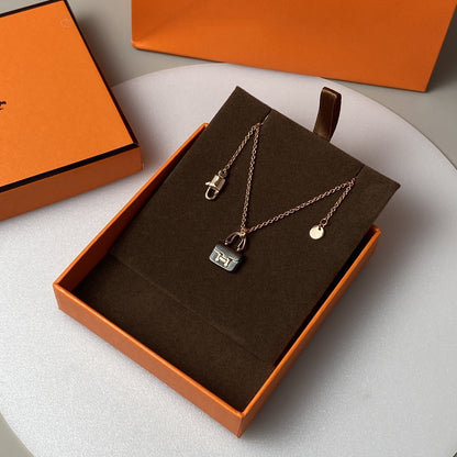 [Regal Jewels]CONSTANCE BLACK PEDANT PINK GOLD NECKLACE