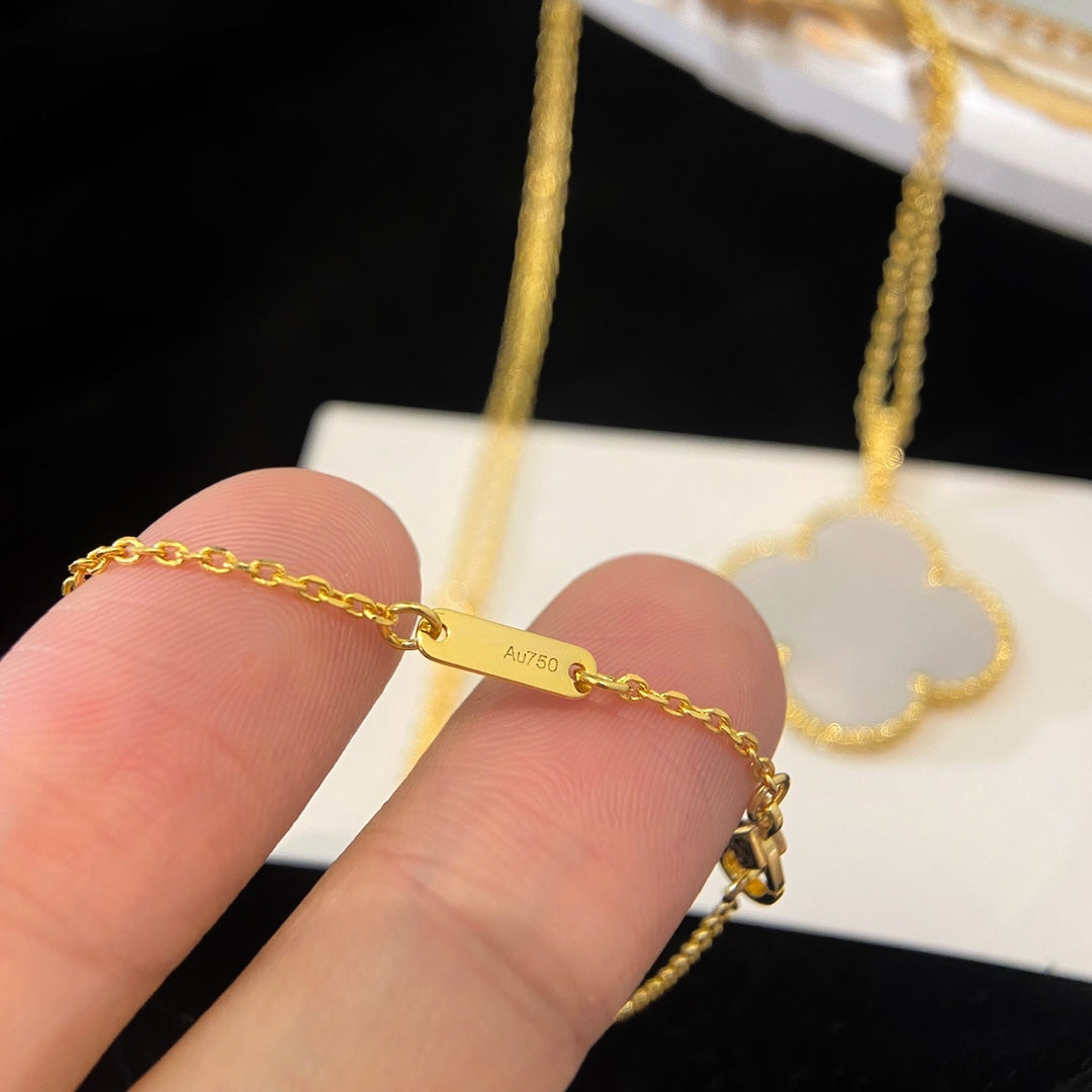 [Regal Jewels]CLOVER 25MM MOP LARGE PENDANT NECKLACE