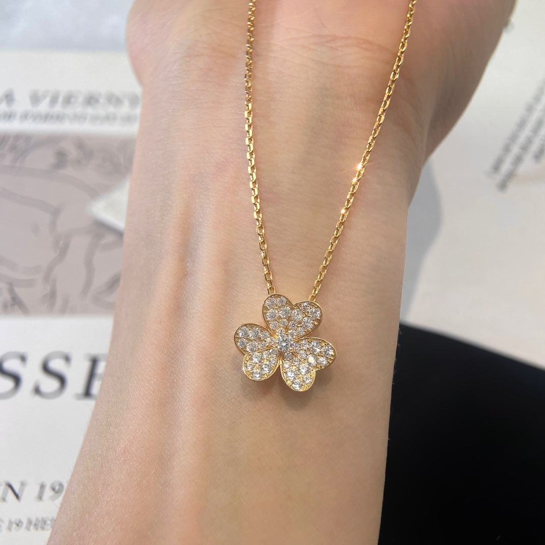 [Regal Jewels]FLOWER DIAMOND NECKLACE