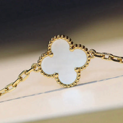 [Regal Jewels]CLOVER 20 MOTIFS WHITE MOP NECKLACE