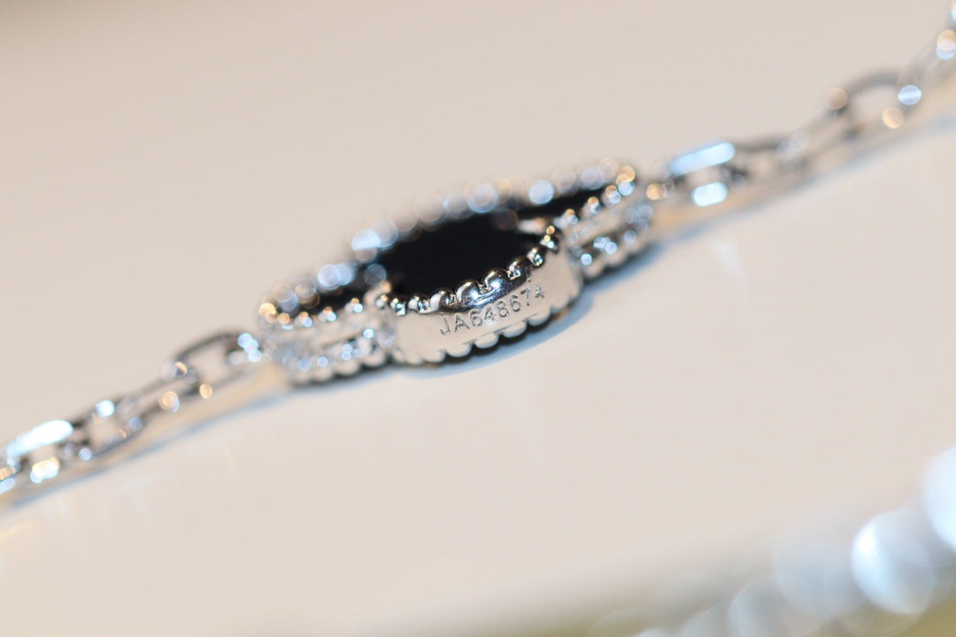 [Regal Jewels]CLOVER 20 MOTIFS ONYX DIAMOND SILVER