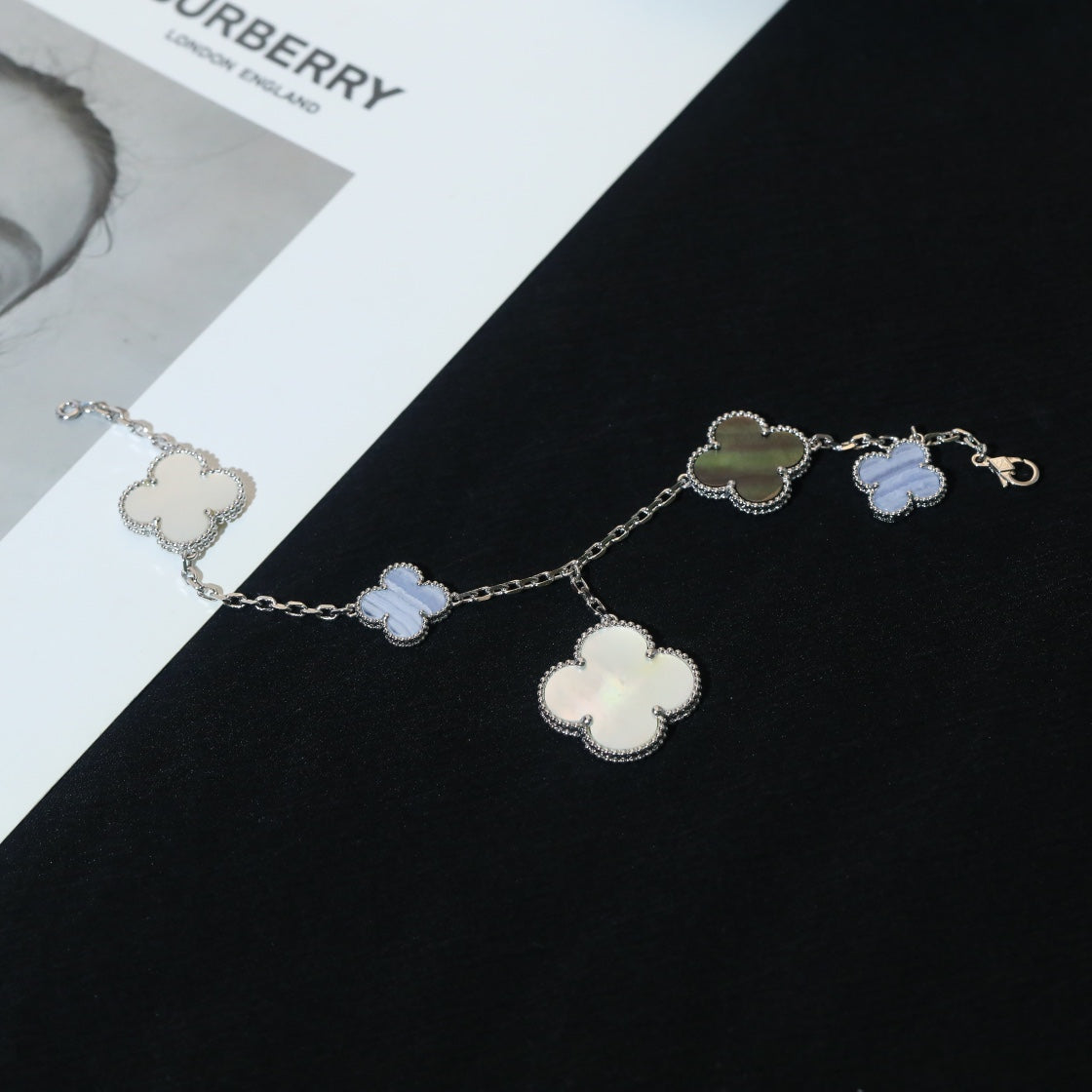 [Regal Jewels]CLOVER BRACELET 5 MOTIFS MOP CHALCEDONY SILVER