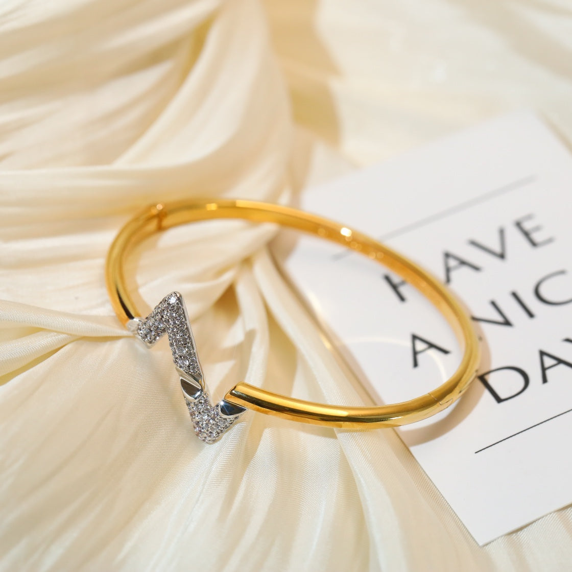 [Regal Jewels]VOLTE UPSITE DOWN GOLD DIAMOND BRACELET
