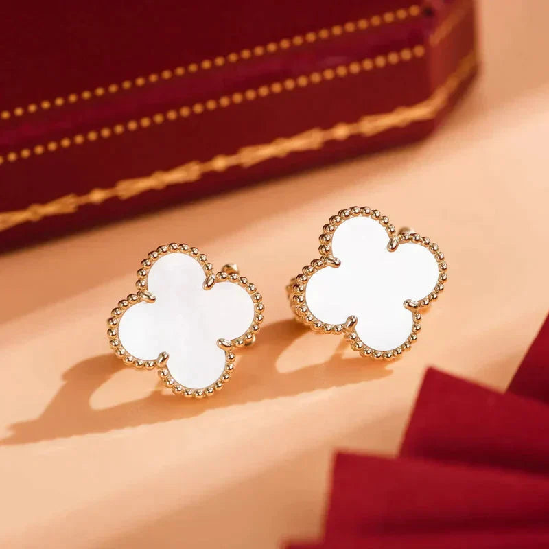 [Regal Jewels]CLOVER MEDIUM 1 MOTIFS  WHITE MOP STUD EARRINGS