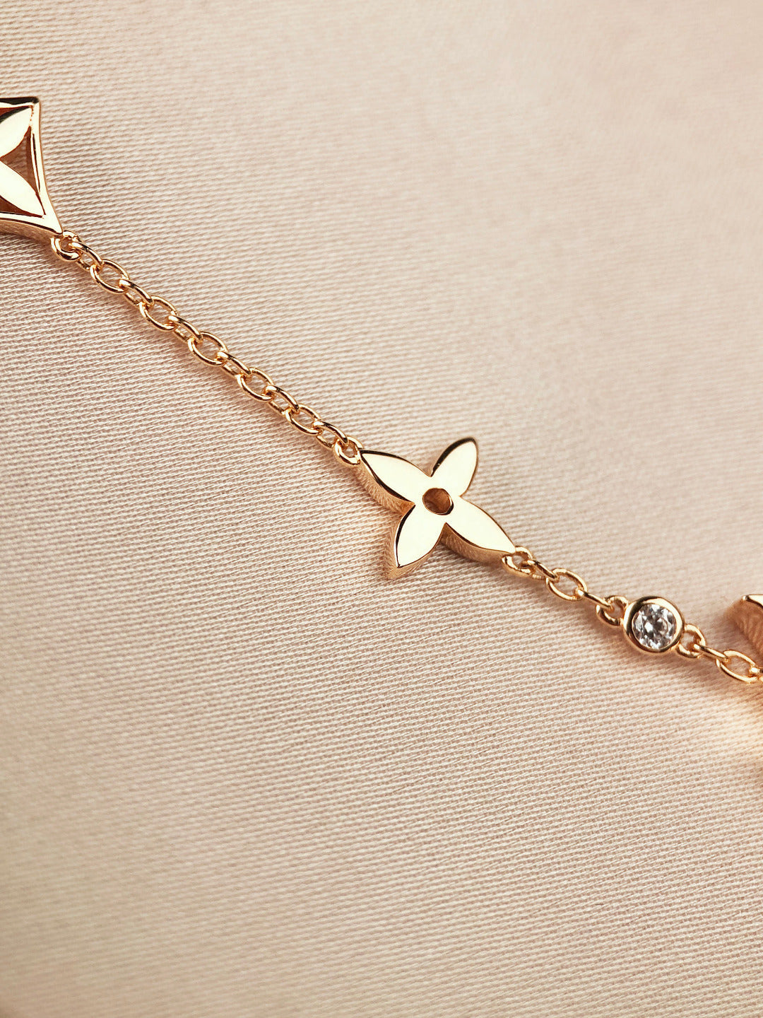 [Regal Jewels]STAR AND SUN 7 MOTIFS GOLD BRACELET