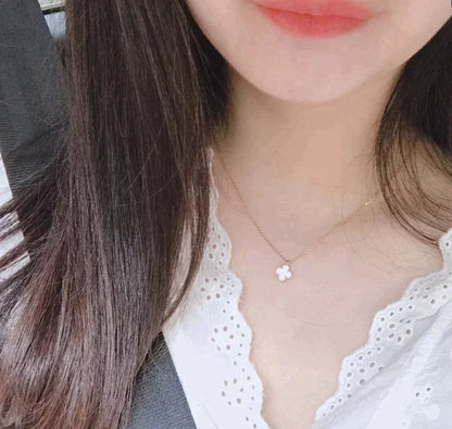 [Regal Jewels]CLOVER MINI 9.5MM WHITE MOTHER-OF-PEARL NECKLACE