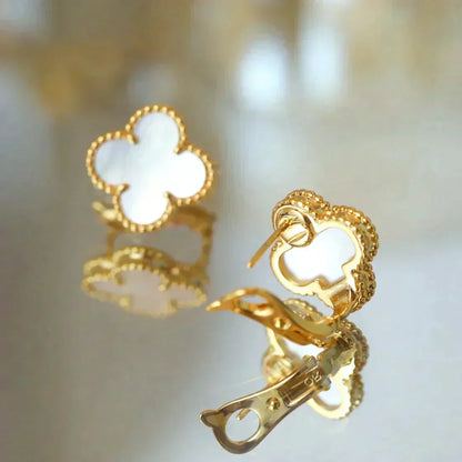 [Regal Jewels]CLOVER MEDIUM 1 MOTIFS  WHITE MOP STUD EARRINGS