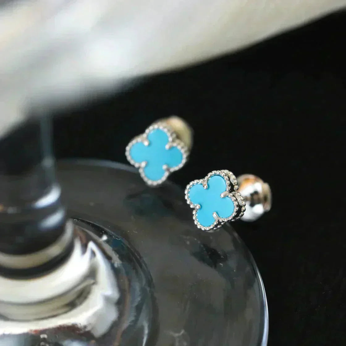[Regal Jewels]CLOVER MINI 9.5MM ONYX STUD EARRINGS SILVER