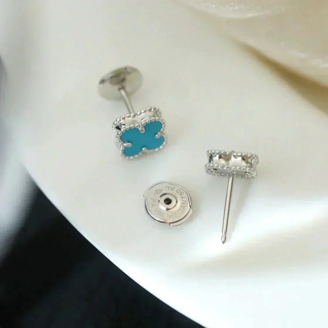 [Regal Jewels]CLOVER MINI 9.5MM ONYX STUD EARRINGS SILVER