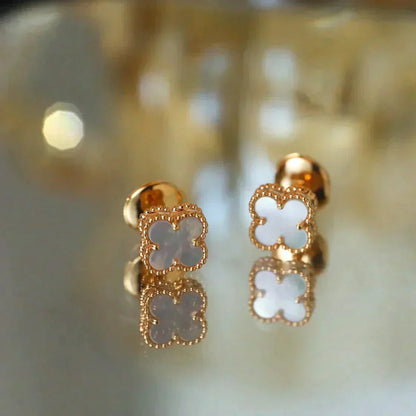 [Regal Jewels]CLOVER MINI 9.5MM WHITE MOP EARRINGS