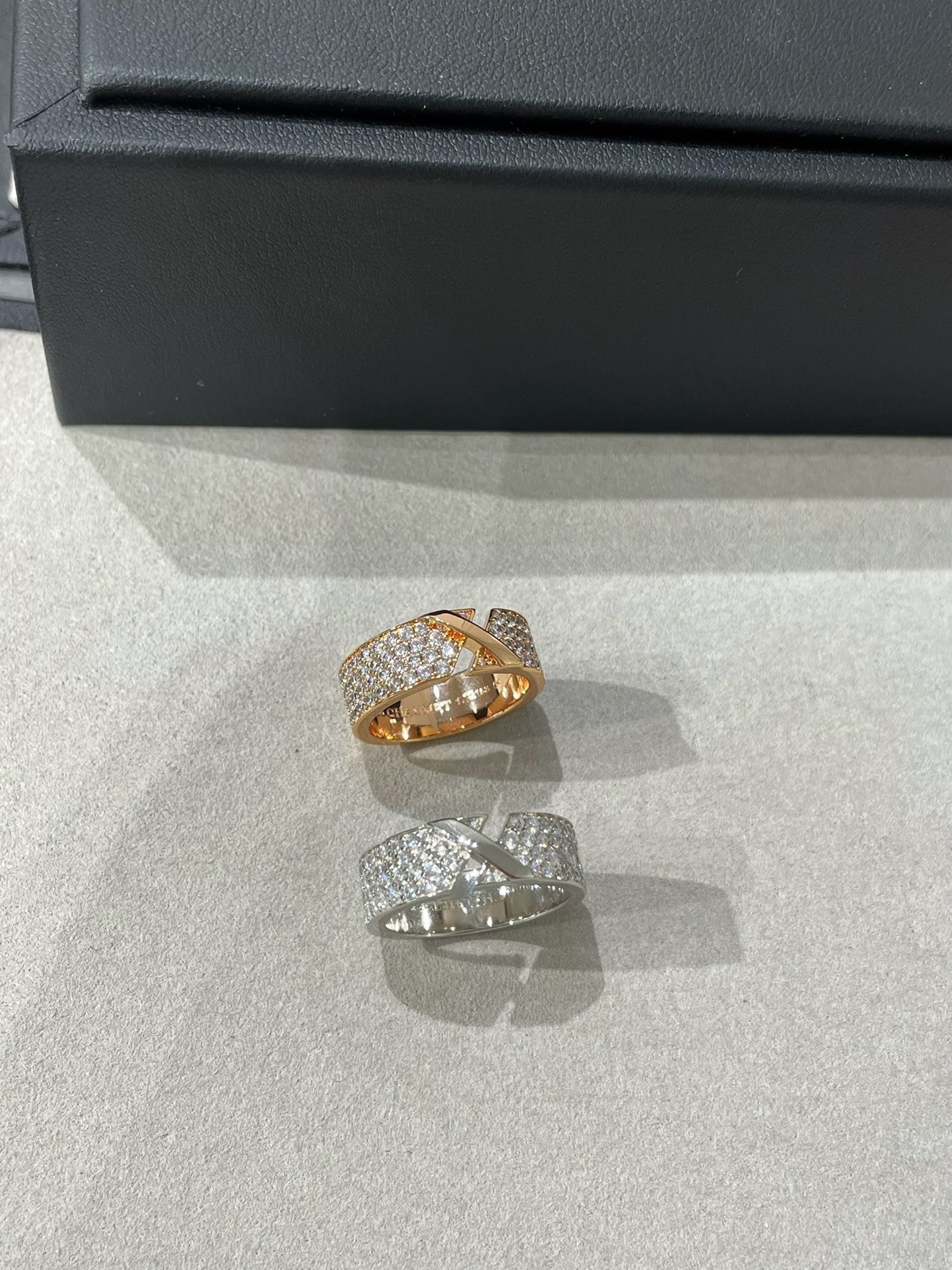 [Regal Jewels]LIENS EVIDENCE  DIAMOND PAVED RING