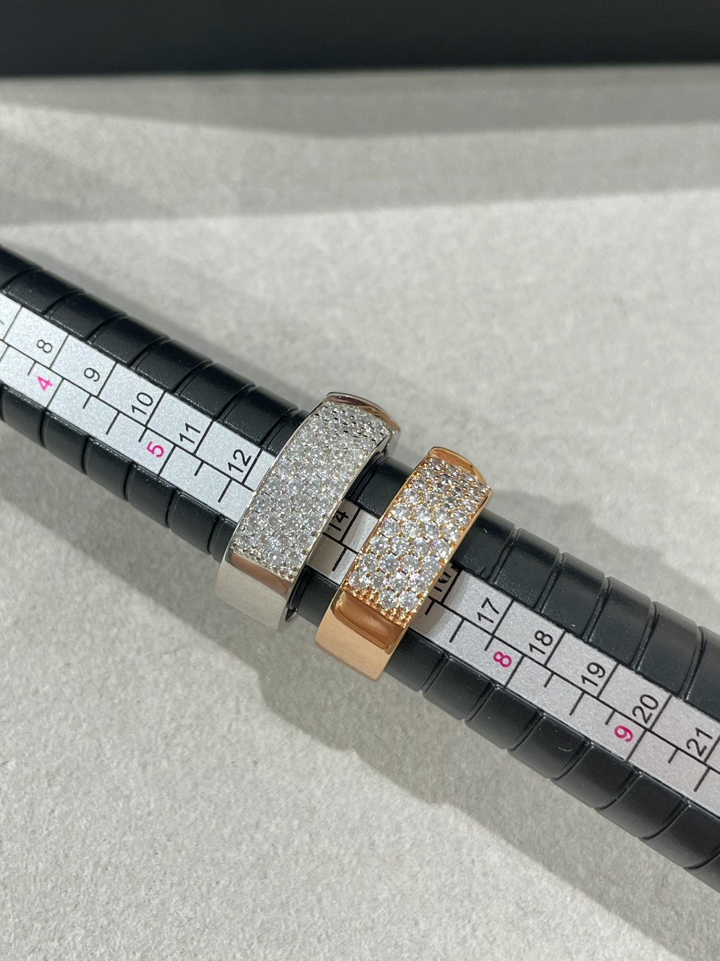 [Regal Jewels]LIENS EVIDENCE  DIAMOND PAVED RING