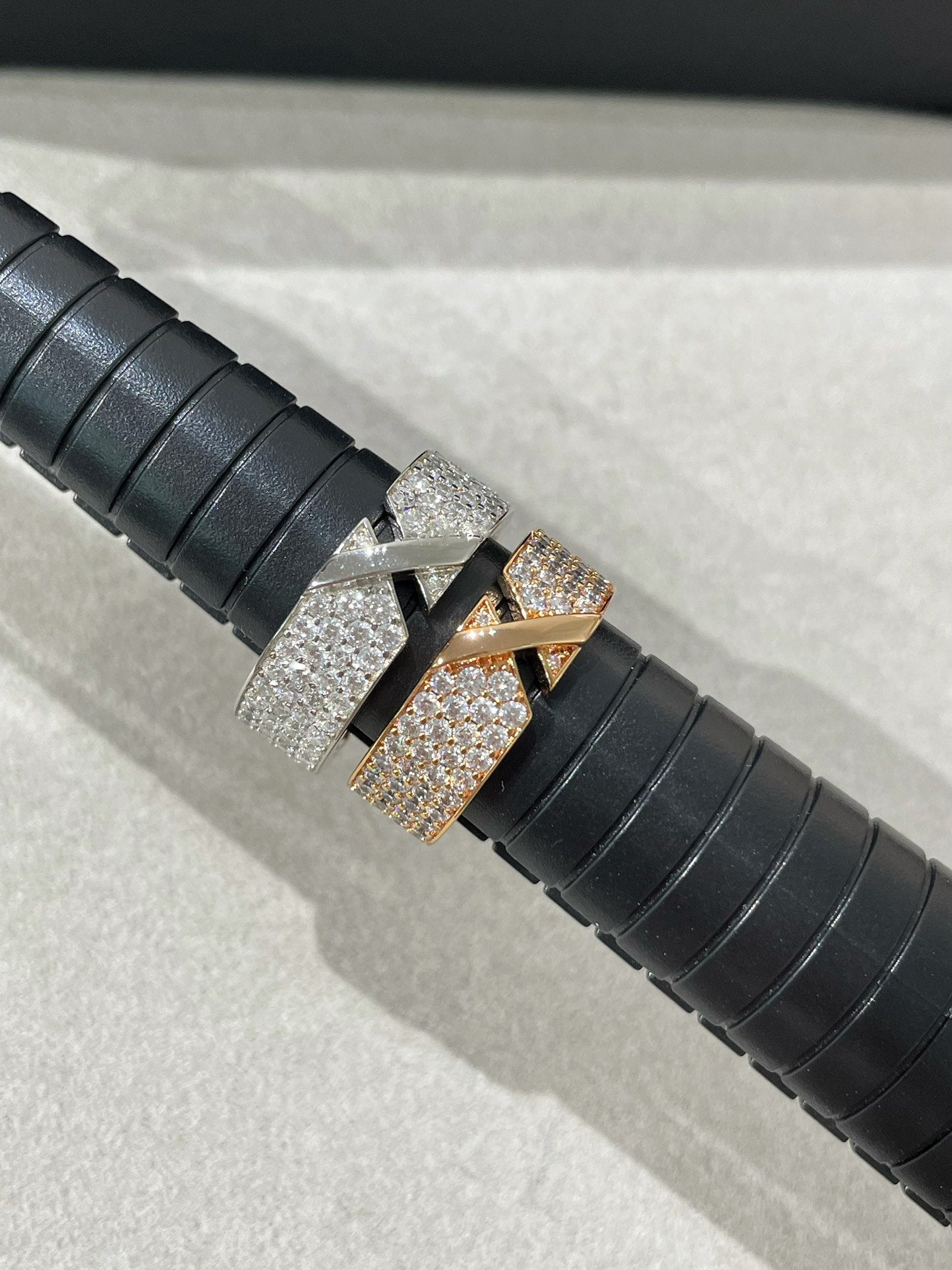 [Regal Jewels]LIENS EVIDENCE  DIAMOND PAVED RING