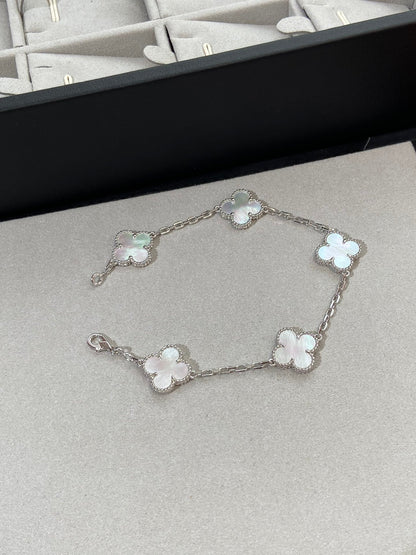 [Regal Jewels]CLOVER WHITE PEARL MOP 5 MOTIF BRACELET COLLECTION