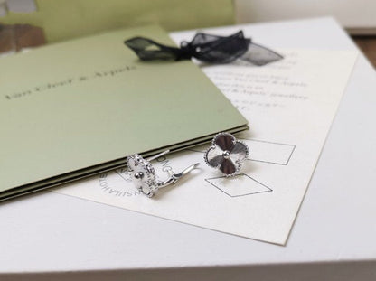 [Regal Jewels]CLOVER MEDIUM STUD EARRINGS