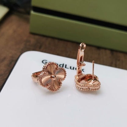 [Regal Jewels]CLOVER MEDIUM STUD EARRINGS