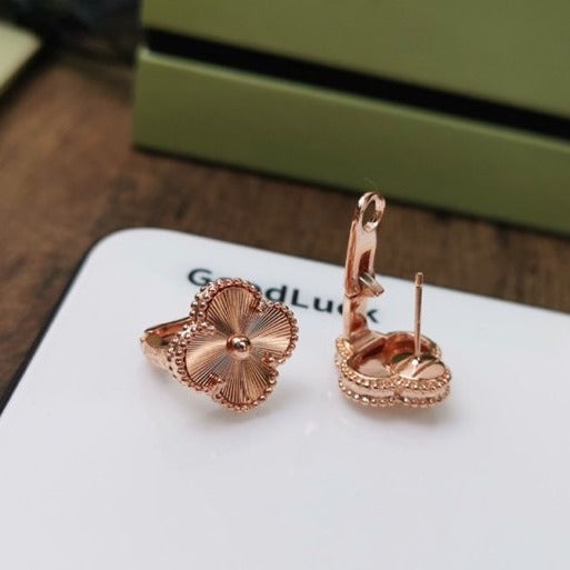 [Regal Jewels]CLOVER MEDIUM STUD EARRINGS