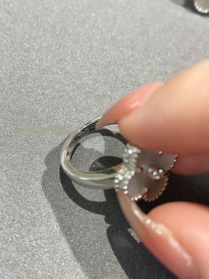 [Regal Jewels]CLOVER SILVER MOP DIAMOND RING