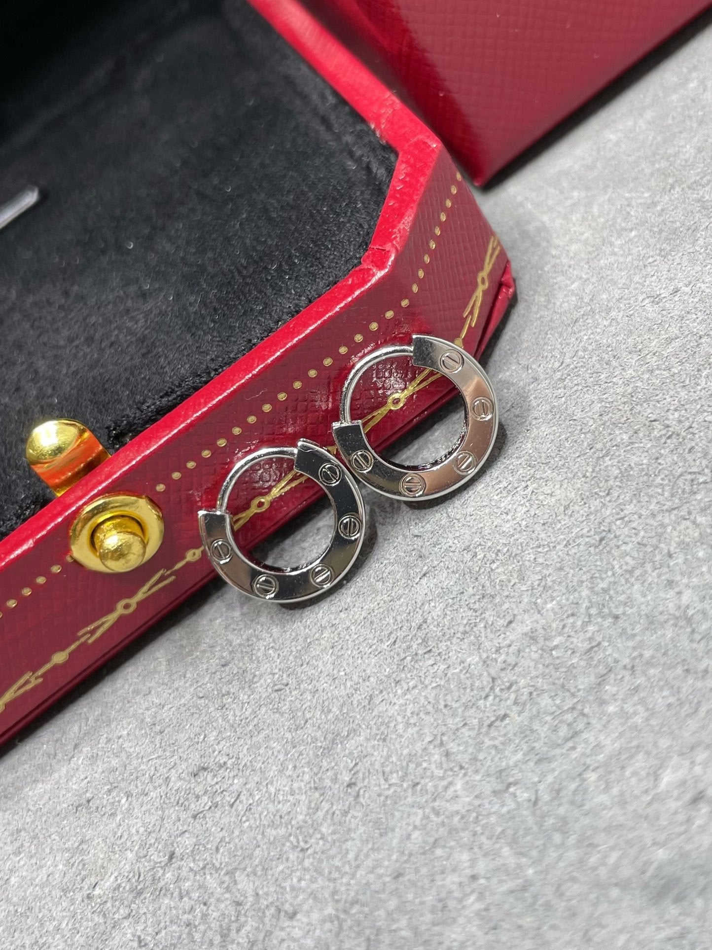 [Regal Jewels]LOVE MINI EARRINGS