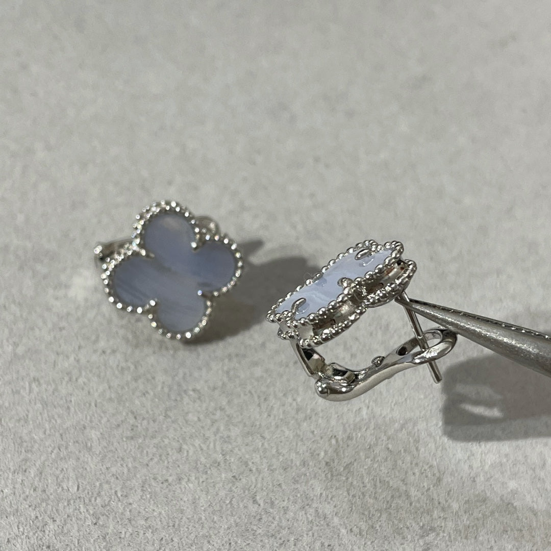 [Regal Jewels]CLOVER CHALCEDONY SILVER STUD EARRINGS