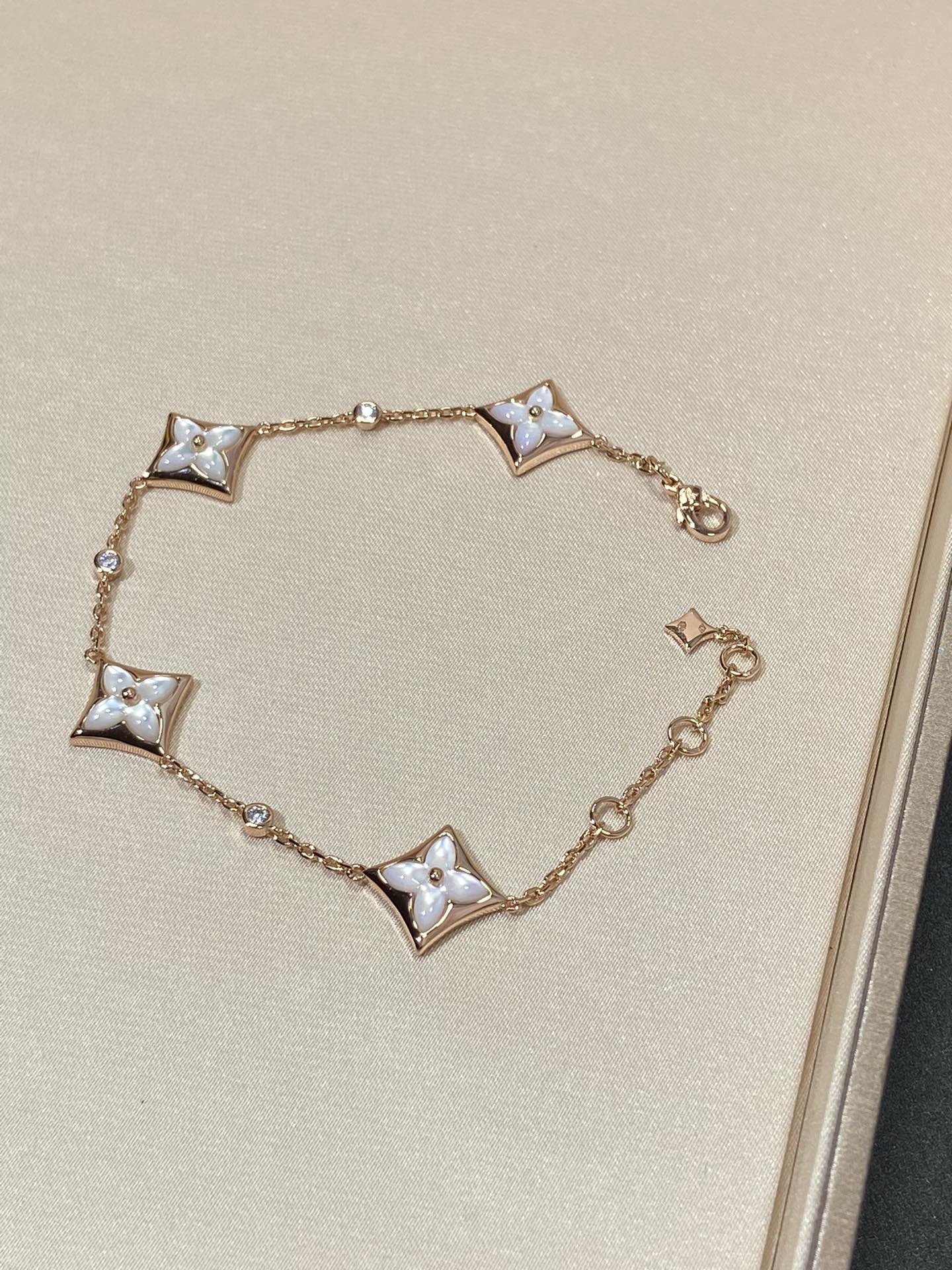 [Regal Jewels]STAR 4 MOTIF MOP DIAMOND PINK GOLD BRACELET
