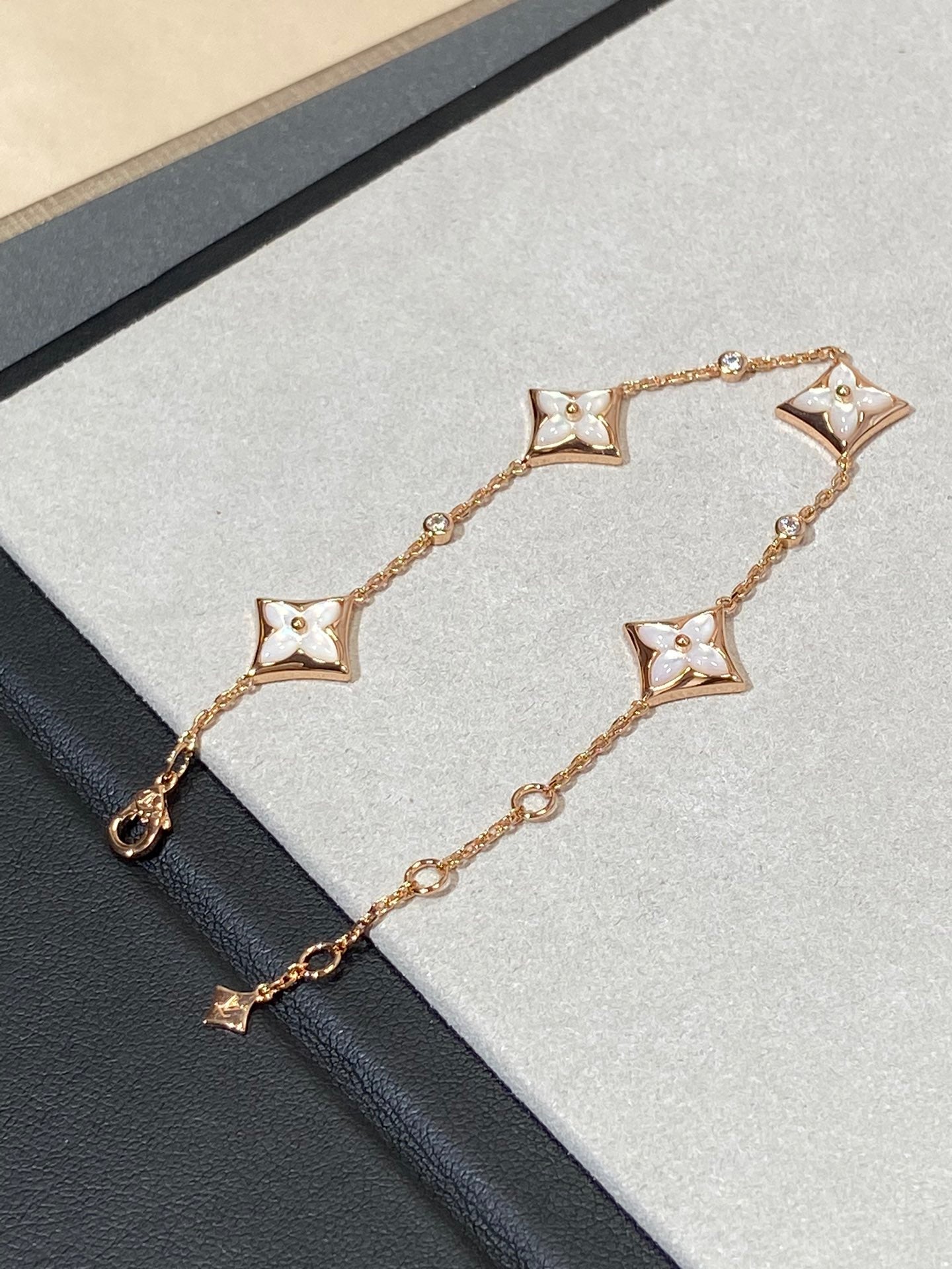 [Regal Jewels]STAR 4 MOTIF MOP DIAMOND PINK GOLD BRACELET