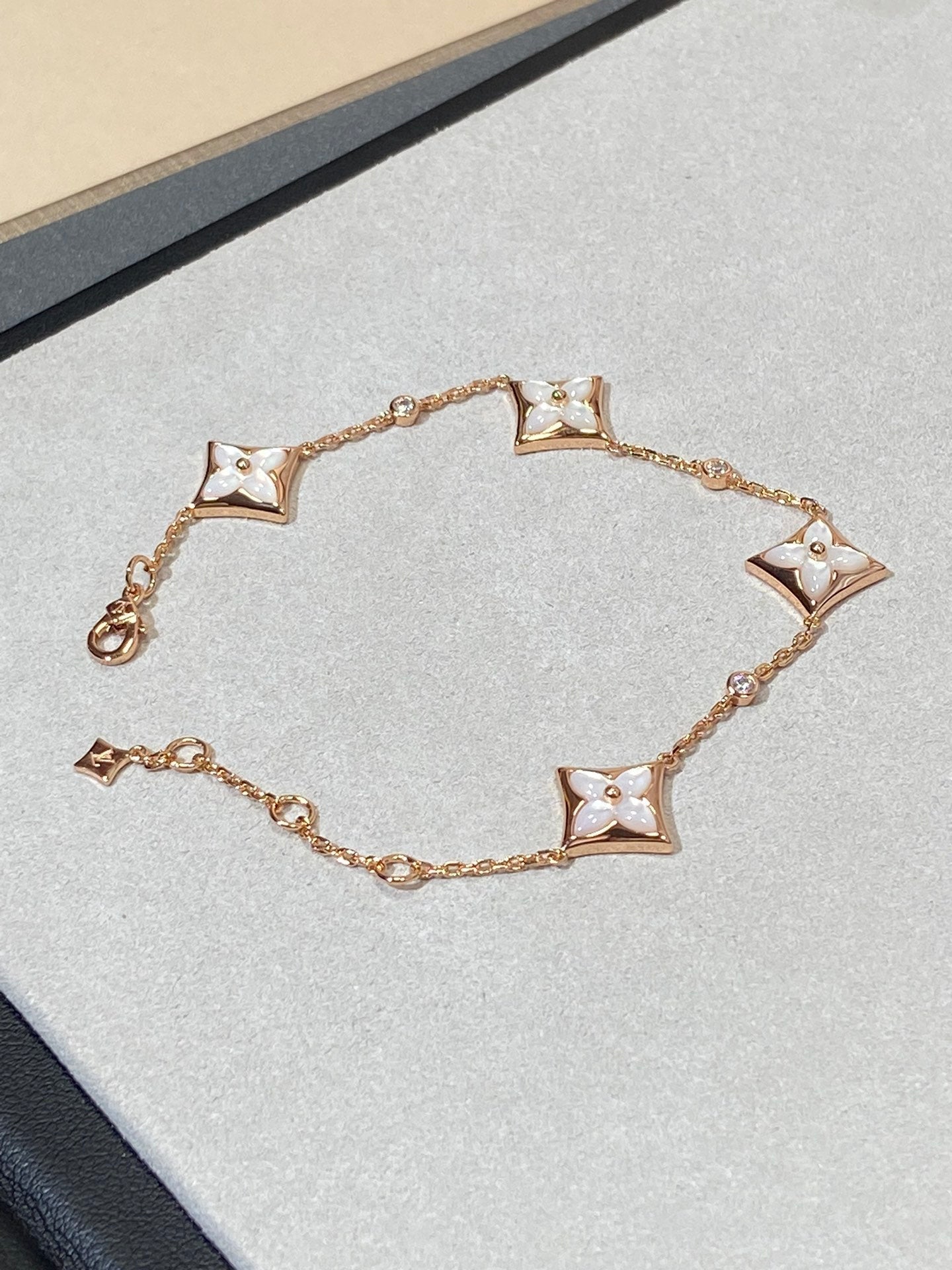[Regal Jewels]STAR 4 MOTIF MOP DIAMOND PINK GOLD BRACELET